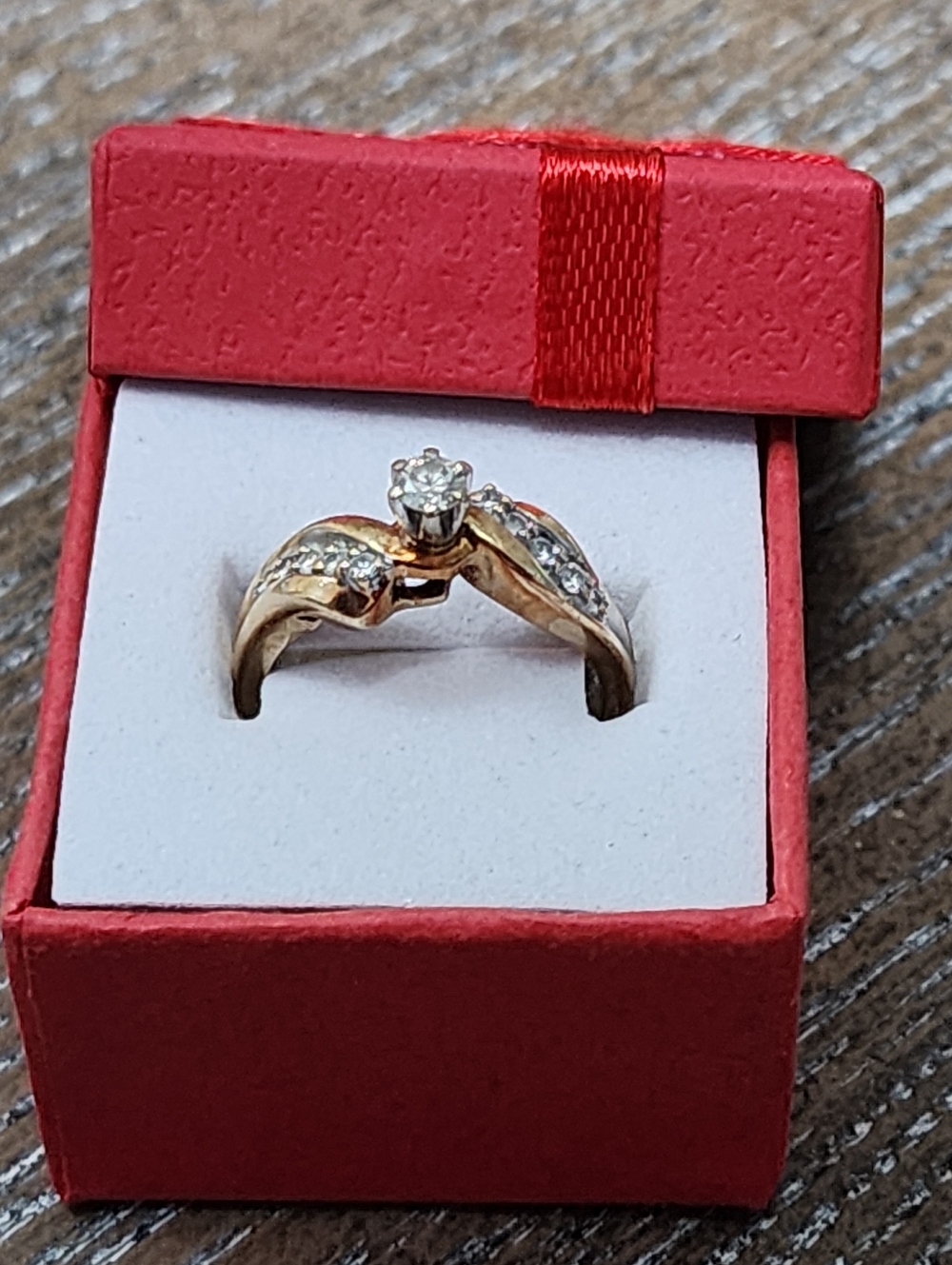 10k Round Solitaire Diamond Ring With Diamonds On Side Size 6.75/ 7 - Picture 3 of 12